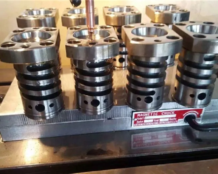 Hot Runner ile PET Şişe Preform Kalıp